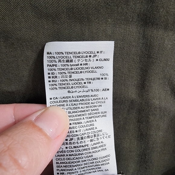 BANANA REPUBLIC Long Sleeve Blouse in Mistletoe Green Size LP NWT - Picture 8 of 10